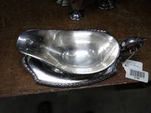 lot 27785 image: Quality Plated Gravy Dish