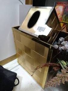 lot 27824 image: Decorative Matching Trash Can and Tissue Box