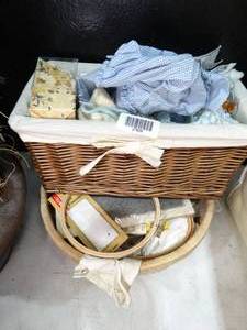 lot 27828 image: Lot of Craft Items