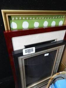 lot 27837 image: Lot of Frames