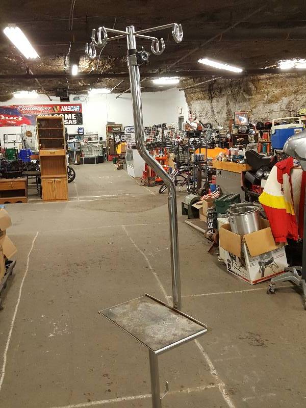 lot 7657 image: Adjustable height with these heavy 6 swivel casters, tool tray and chrome IV pole.