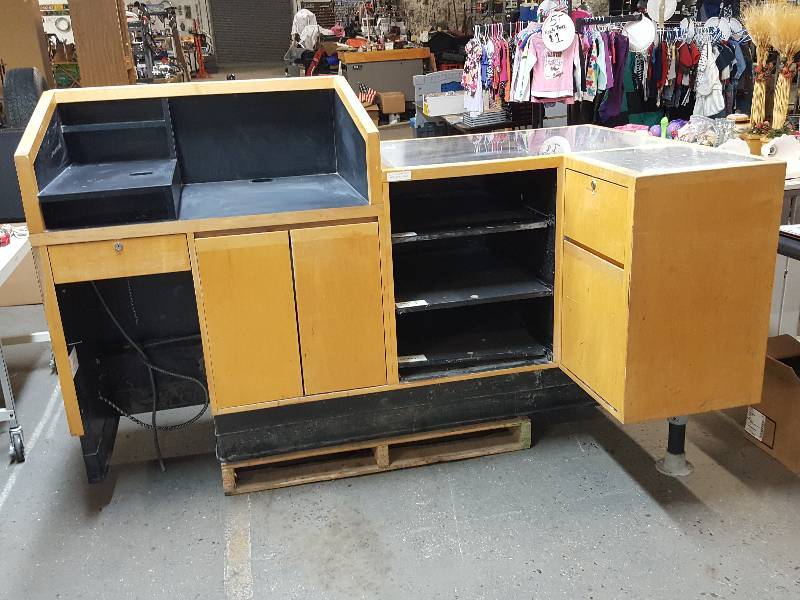 lot 7611 image: Somebody spent thousands of $$$ on this and now you can make a super deal on this 8 foot X 4 feet cash register computer