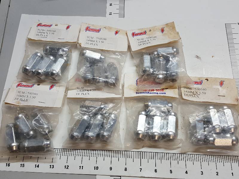 lot 7614 image: 28 new in the package chrome acorn style 14MM X 1.50 threads aftermarket wheels lug nuts.