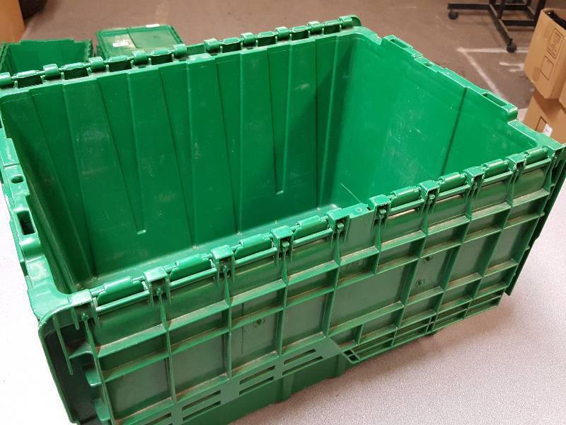 lot 7624 image: Dual lid Green 22 X 16 X 12 HD stackable heavy duty tote 1 at a time