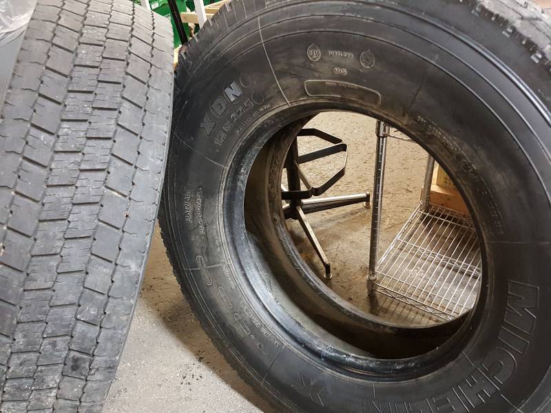 lot 7573 image: Nice pair Michelin series XDN 12R 22.5 Truck all-weather non directional tires