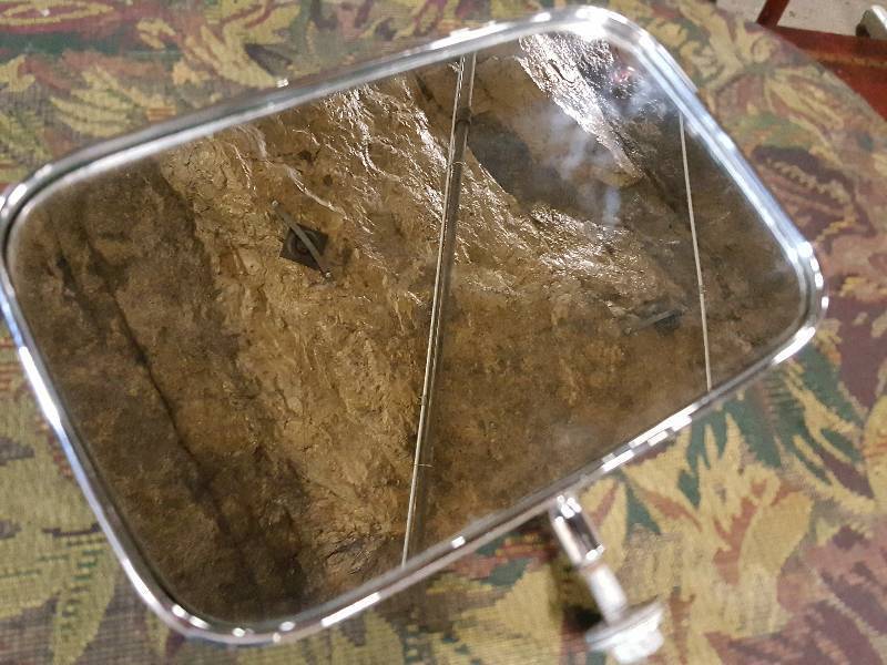 lot 7640 image: Looks like an old Ford pick up truck door mirror. Good glass and chrome on this 8-14 X 5-14 with bolt mount