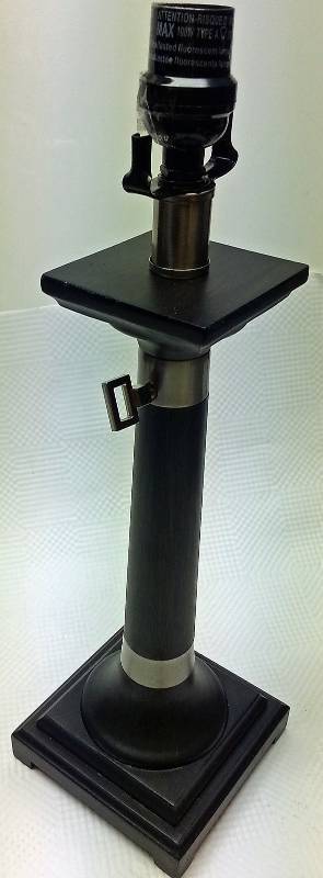 lot 9203 image: New Quality wood stand & base 14 tall table lamp w dimmable 60W bulb & metal trim.
