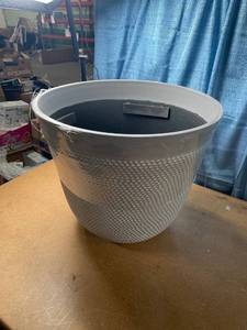 lot 1200 image: Southern Patio Planter Cover Grey 22.250x19 in.