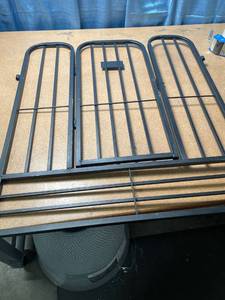 lot 1203 image: 165 in Black Metal Fencing
