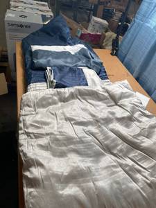 lot 1207 image: Madison Park Amherst 4 Pc. Comforter Set, Queen Bedding