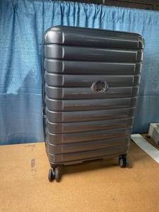 lot 1219 image: Delsey Paris 2-Piece Softside Spinner Luggage Set