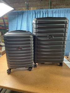 lot 1224 image: Delsey Paris 2-Piece Softside Spinner Luggage Set