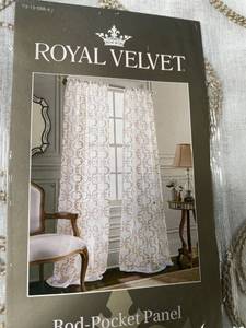 lot 1257 image: ROYAL VELVET Rod-Pocket Panel 50 in x 95 in Machine washable