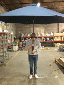 lot 2231 image: Sunvilla Outdoor Patio Umbrella