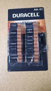 lot 4201 image: Duracell AA Battery Pack of 40