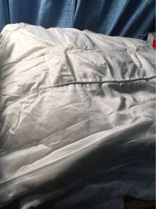 lot 5206 image: Madison Park Comforter Set