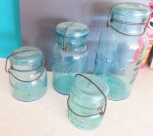 lot 6914 image: Glass Storage Jars- AtlasBall wLocking Lids