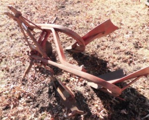 lot 6904 image: Vintage 2 Bottom Plow
