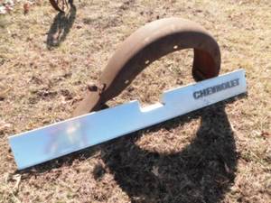 lot 6906 image: Vintage Chevrolet Tailgate insert and 1934 Fender