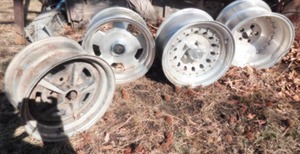 lot 6910 image: 4 Assorted Steel & Aluminum Wheels