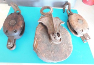 lot 6965 image: Antique Pulleys (3)