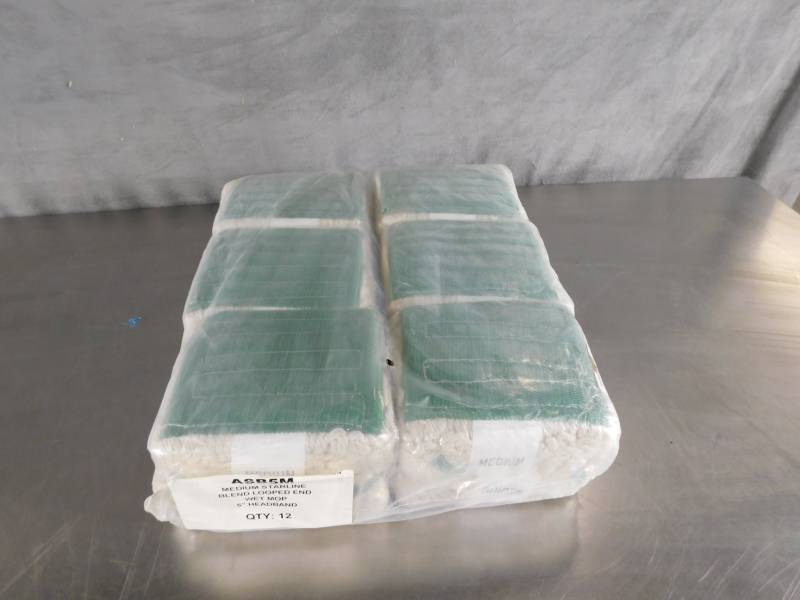 lot 7128 image: Golden Star ASB5M Starline Blend Looped End Wet Mop (Pack of 12)