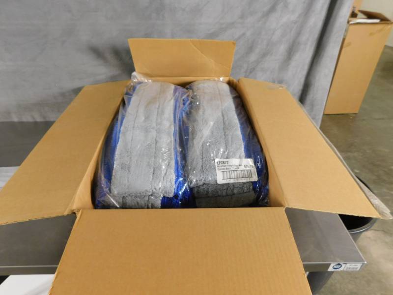 lot 7134 image: Case of Microfiber Fringed Dust Mop 72