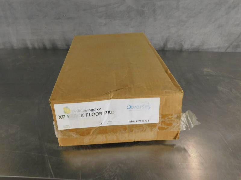 lot 7164 image: Lot of Swingo XP Black Floor Pads