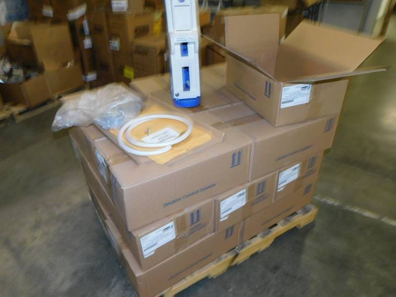 lot 6816 image: Very Large Lot of Renown Butchers Transformers