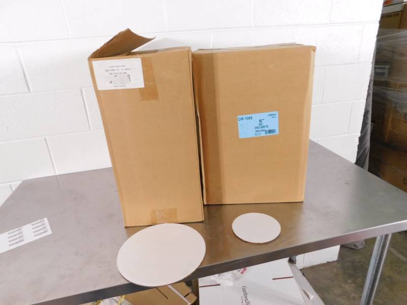 lot 6828 image: 2 Cases of White Cake Circles
