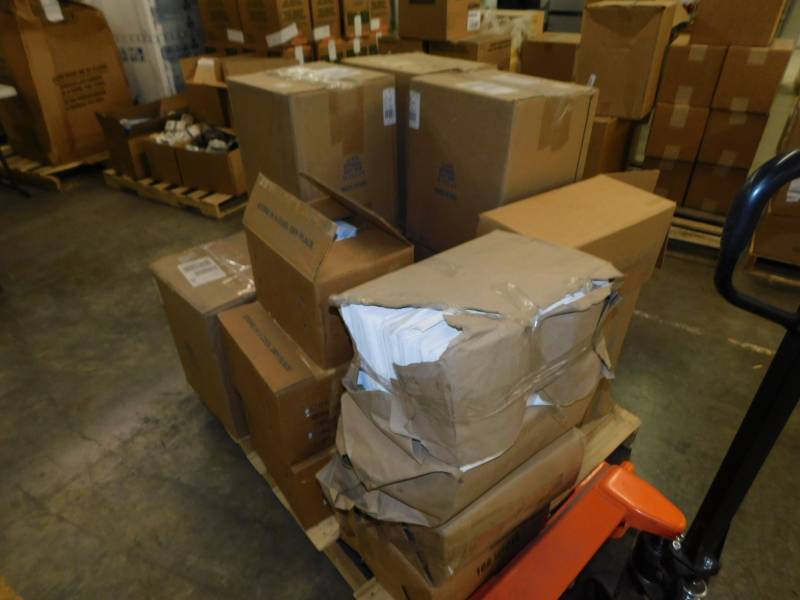 lot 6844 image: Very Large Lot of Paper Bags Locker Wrap Apperal Boxes and Ice Gel Packs