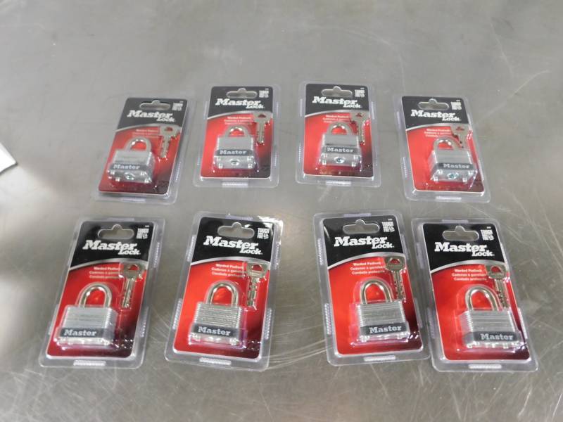 lot 6907 image: Lot of Master Lock Locks