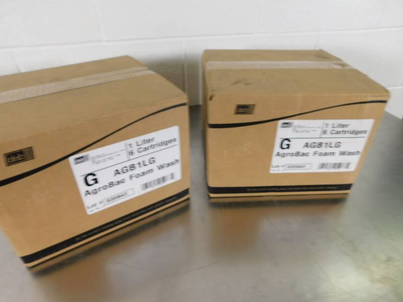 lot 6721 image: 2 Cases of Deb AgroBac Foam Wash AGB1LG