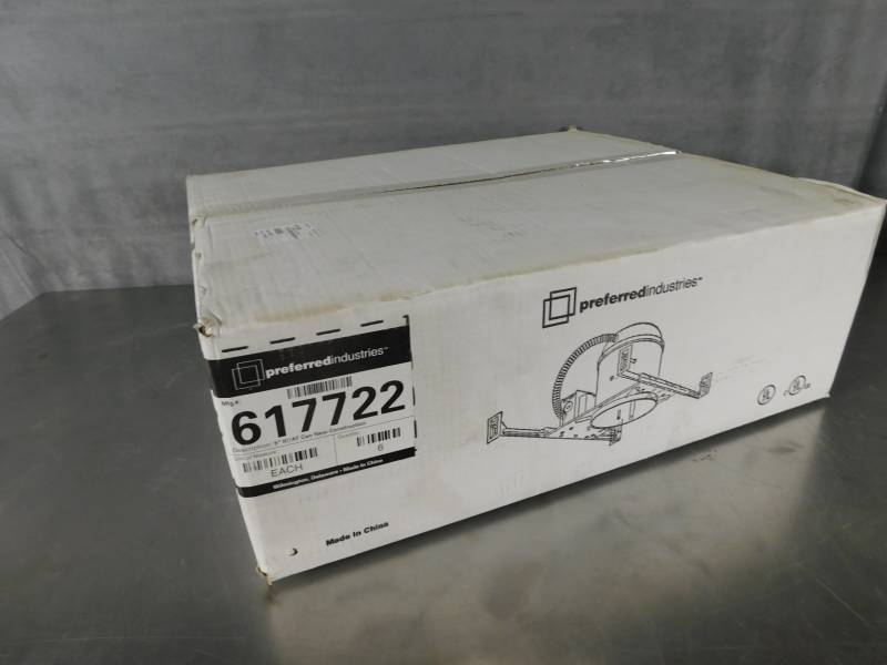 lot 6953 image: Case of 5 Can Lights