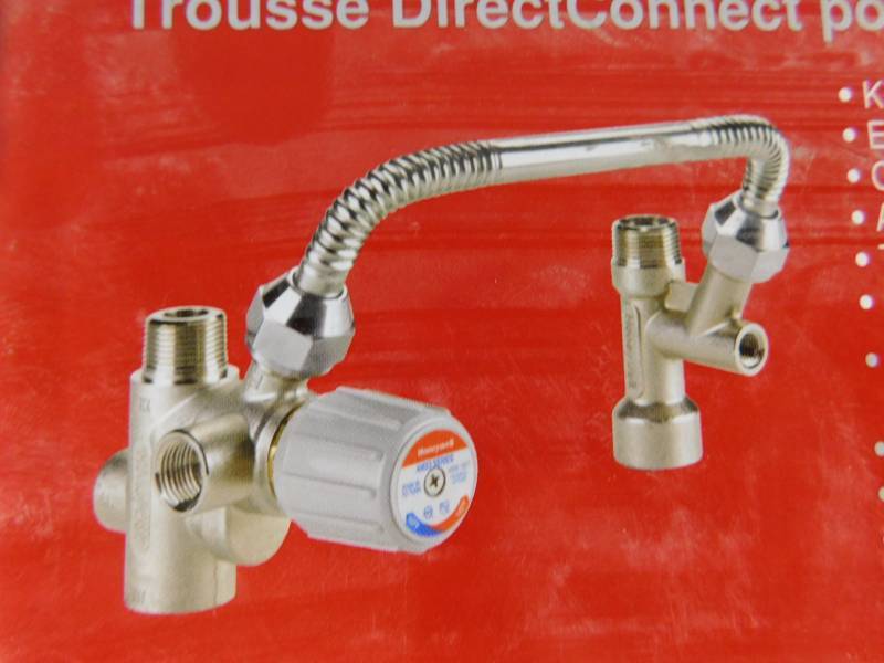 lot 7010 image: Honeywell AMX300 Mixing Valve Kit