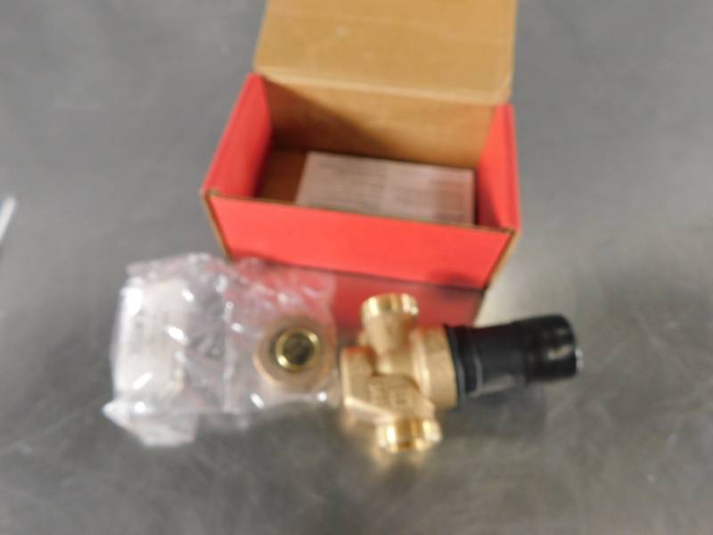 lot 7013 image: HONEYWELL DS05C1048 34 IN. DS05C SERIES DIALSET PRESSURE REDUCING VALVE