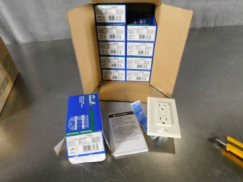 lot 7037 image: Lot of Leviton GFCI Outlets