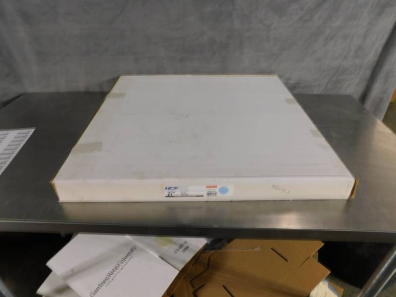 lot 7182 image: Lot fo NCP 27 Blue Velvet Floor Maintenace Pads