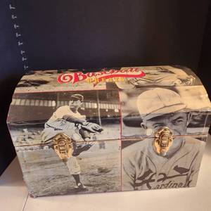 lot 1022 image: Baseball wooden box 10 x 16