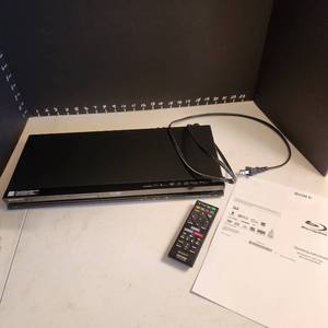 lot 1029 image: Sony Blu-ray disc player (works for regular DVDs and CDS)