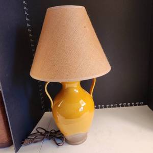 lot 1041 image: Pottery Barn Table lamp 20 tall