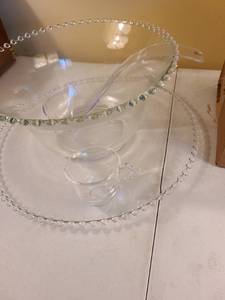 lot 1058 image: Beautiful Dalzell Viking hand made USA Candlewick punch bowl, platter, 10 cups and ladle