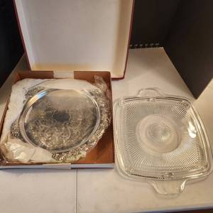 lot 1061 image: Reed & Barton tray burgundy collection