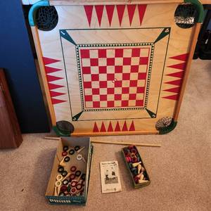 lot 1065 image: Carom board