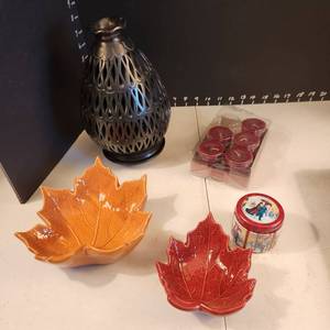 lot 1070 image: Mexican Oaxaca black pottery (candle holder) and fall decor