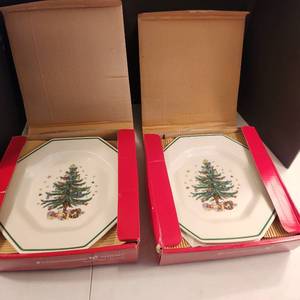 lot 1074 image: Nikko Christmas plates total of 8 plates