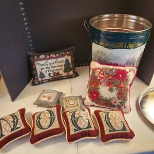 lot 1077 image: Decorative holiday pillows and tin