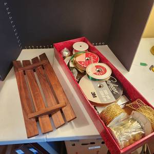 lot 1086 image: Wood tray and assorted ribbon