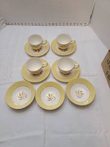 lot 1127 image: Vintage Autumn Gold wheat cups, saucers, bowls, total of 11 pieces