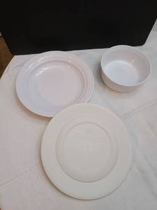 lot 1143 image: Corning cookware